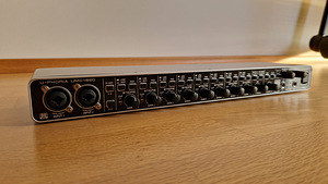 Behringer UMC1820 (2 foto / 4)