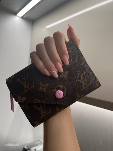 Красивый розовый кошелек LV (фото #1)
