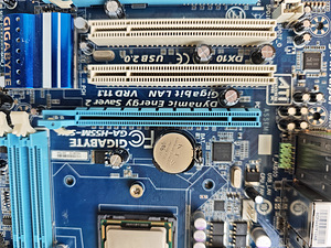 GIGABYTE GA-H55M-S2H + i3-530 + кулер (2 фото из 4)