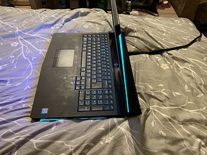 Alienware 17R4(ei töötab) GTX 1080 i7 8270hq (3 foto / 3)