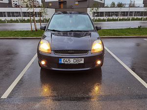 M/V Ford Fiesta 07 1.6d manuaal 3d konks ac (5 foto / 9)