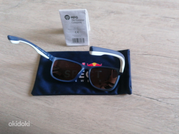 Солнцезащитные очки "Red Bull" (фото #3)