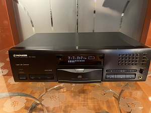 CD-плеер Pioneer PD-S702 (1 фото из 9)