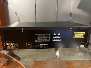 CD-плеер Pioneer PD-S702 (6 фото из 9)