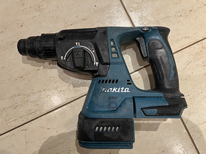 Перфоратор Makita DHR243 (1 фото из 1)