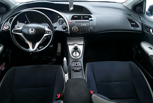 Honda Civic (8 foto / 9)
