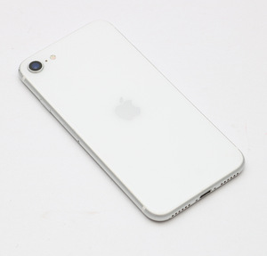 iPhone SE 64GB 2020 (varuosadeks) (3 фото из 3)