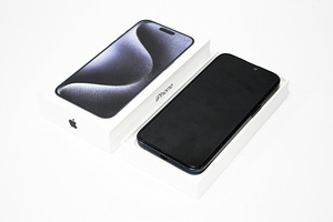 iPhone 15 Pro Max 256GB (2 foto / 3)