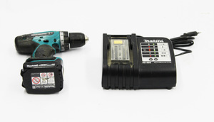 Makita BDF343 14.4V + Makita DC18SD (3 foto / 3)