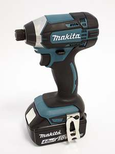 Makita DTD152 +  4.0Ah 18V (2 foto / 2)