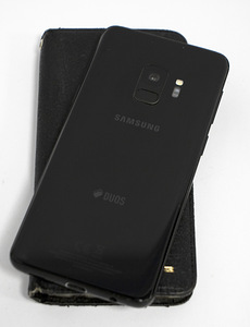 Samsung Galaxy S9 64GB (2 foto / 3)