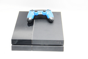 Sony PlayStation 4 (2 фото из 2)