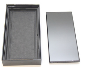 Samsung Galaxy S23 Ultra 256GB (2 foto / 3)
