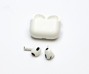 Airpods 3 (2 фото из 2)