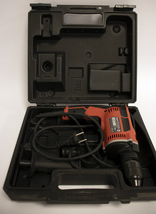 Makita M8104 (2 foto / 2)