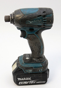 Makita BTD146 + 4.0 Ah aku (3 foto / 3)