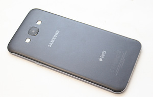 Samsung Galaxy A8 32GB (2 foto / 3)