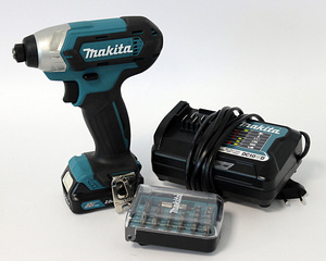 Makita TD110D + 2.0 aku (2 foto / 2)