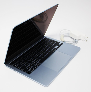 Apple Macbook Air 13 M4 (3 foto / 3)