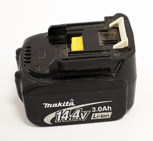 Makita 14.4V 3.0Ah (2 foto / 2)
