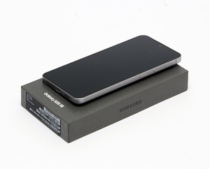 Samsung Galaxy S25 FE 128GB (2 foto / 3)