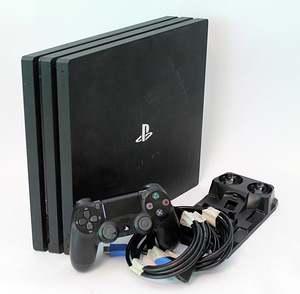 Sony Playstation 4 Pro 1TB (2 foto / 2)