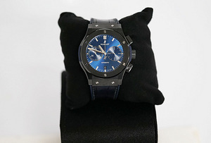 Hublot Classic Fusion Ceramic Blue Chronograph (2 фото из 5)
