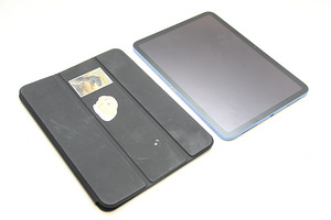 Apple iPad 10th Gen 64GB (2 foto / 3)