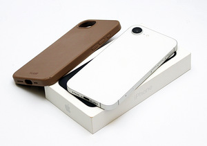 iPhone 16e 128GB (3 foto / 3)