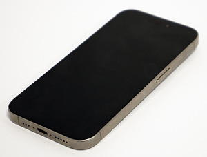 iPhone 15 Pro 128GB (2 foto / 3)
