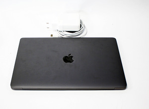 MacBook Pro (13-inch, 2019) (3 foto / 3)