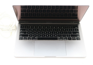 MacBook Pro (13-inch, 2019) (2 foto / 3)