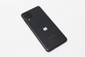 Телефон Samsung Galaxy A12 (3 фото из 3)