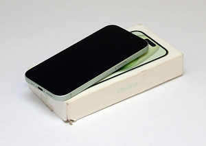 iPhone 15 128GB (2 foto / 3)