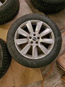 Land Rover / Range Rover 20 Диски и зимние шины (275/50) (6 фото из 6)
