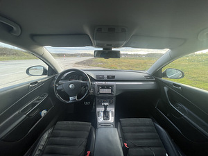 VW Passat R-line Dynaudio (7 foto / 9)