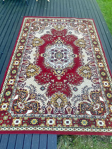 Шерстяной ковёр (1 фото из 2)