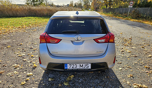 Toyota Auris 1.6 97kW (2014) (4 foto / 15)
