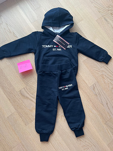 Tommy Hilfiger uued laste sportlikud kostüümid (1 foto / 5)