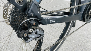 Elektriratas Cube Touring Hybrid ONE 400 must-sinine 50 cm (5 foto / 10)