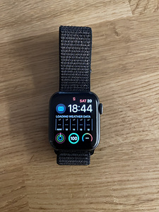 Apple Watch Series 4 42mm (2 foto / 2)