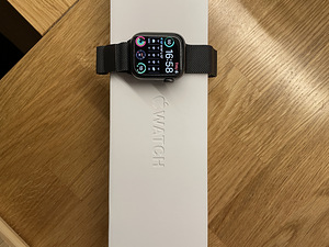 Apple Watch Series 7 Stainless Steel 41mm (1 foto / 3)