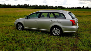 Toyota Avensis 2.4 VVTI (3 foto / 4)