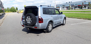 Mitsubishi pajero (11 foto / 11)