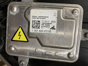 Alfa Romeo Giulietta Bi-Xenon Esituli Parem (OEM) (6 foto / 9)