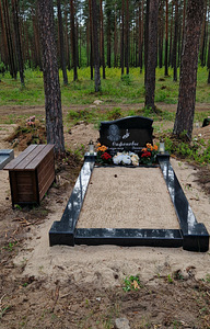Monumentide ja piirdeaedade tootmine ja paigaldus (3 foto / 9)