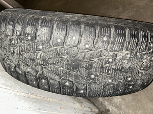 Nokian talverehvid 215/70 R16. (4 tk. eest) (3 foto / 4)