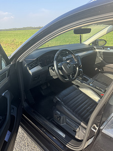 Volkswagen Passat 2.0 R4 140kW R-line 4Motion (5 foto / 15)