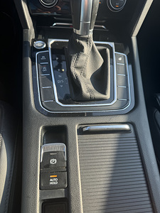 Volkswagen Passat 2.0 R4 140kW R-line 4Motion (12 foto / 15)