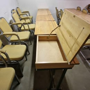 Õppelauad (kirjutuslauad) 12 asjad. pehmed toolid 15 asjad-1 (2 foto / 3)